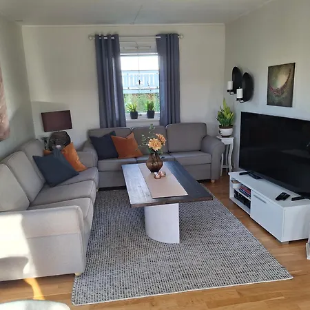 Sentralt & Komfortabelt I Σπίτι διακοπών Άλτα